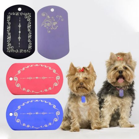 Targhetta per cani in alluminio incisa a laser con motivo.