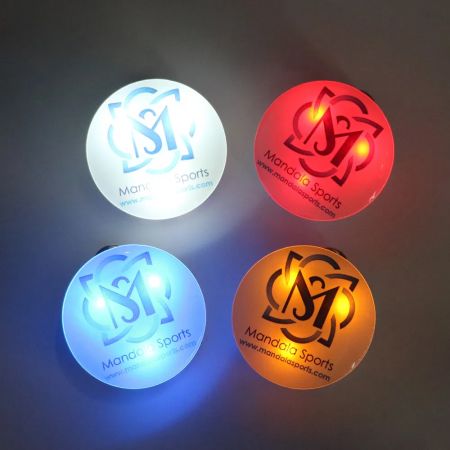 カスタマイズされたLEDフラッシュバッジ。