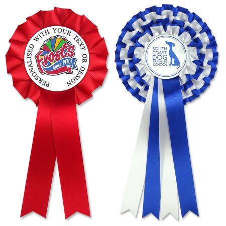Pita rosette kehormatan khusus dengan berbagai logo.