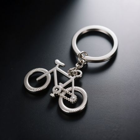 Porte-clés de vélo en argent personnalisé.