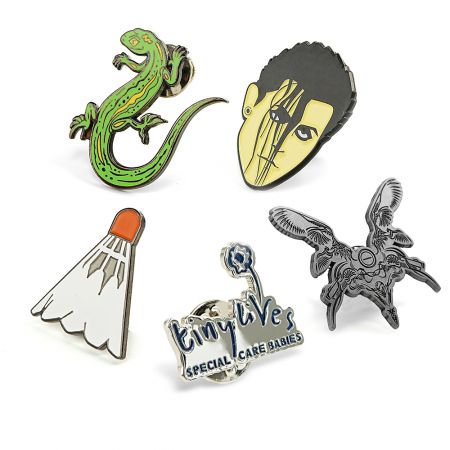 Broches personnalisées avec logo.