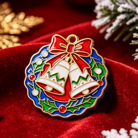 プロモーション用クリスマスラペルピン。