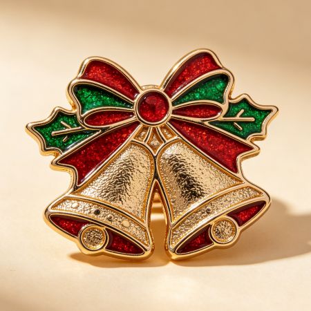 高品質のクリスマスエナメルピン。