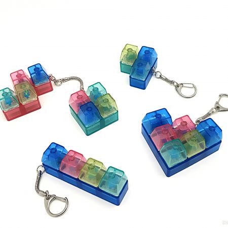 Durabiles Keycap Keychains cum LED luminibus.