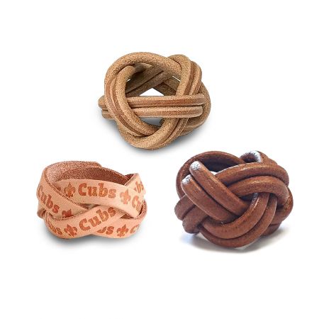 Woggles en cuir tressé personnalisés.