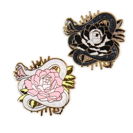 Pins perolados personalizados.