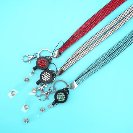 Lanière en strass personnalisée pour porte-clés.
