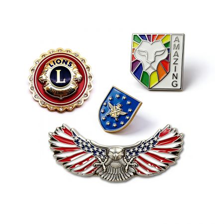 Insignium Lapel Pin Mollis Emalium Customizabile.