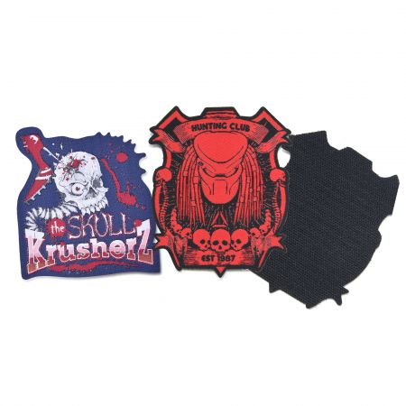 Fabricant de patch tissé Velcro avec bordure surjetée.