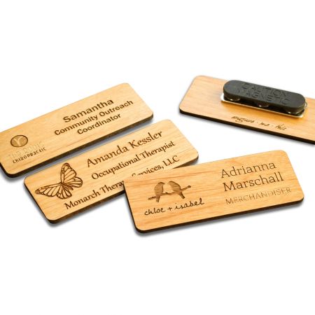 Etichetta Nome in Legno Personalizzata in Diverse Forme.