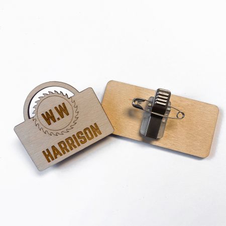 Etichetta Identità in Legno Personalizzata con Vari Accessori.