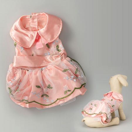 シルキー レースの犬用プリンセスドレス。