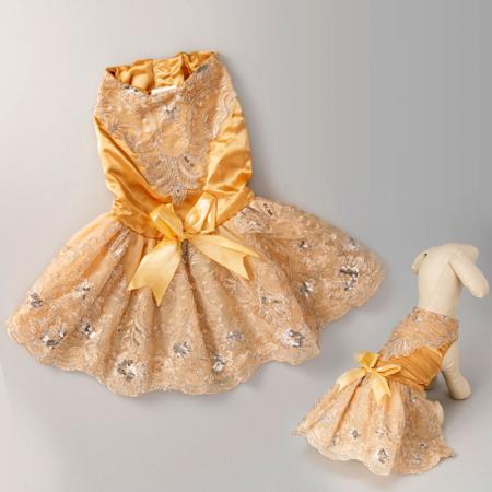 スパンコール付き犬用プリンセスドレス。