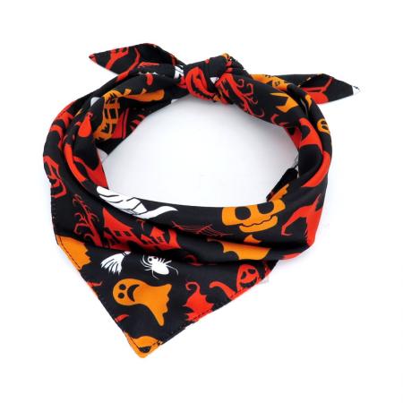 Hersteller von Halloween-Haustierbandanas.