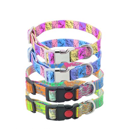 Collier de chat en sangle à motif complet.